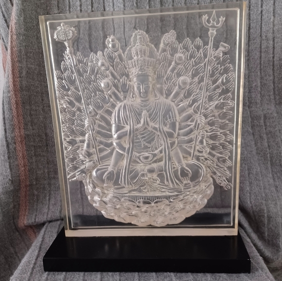 GUAN YIN decorative clear statue - Picture 4 of 4